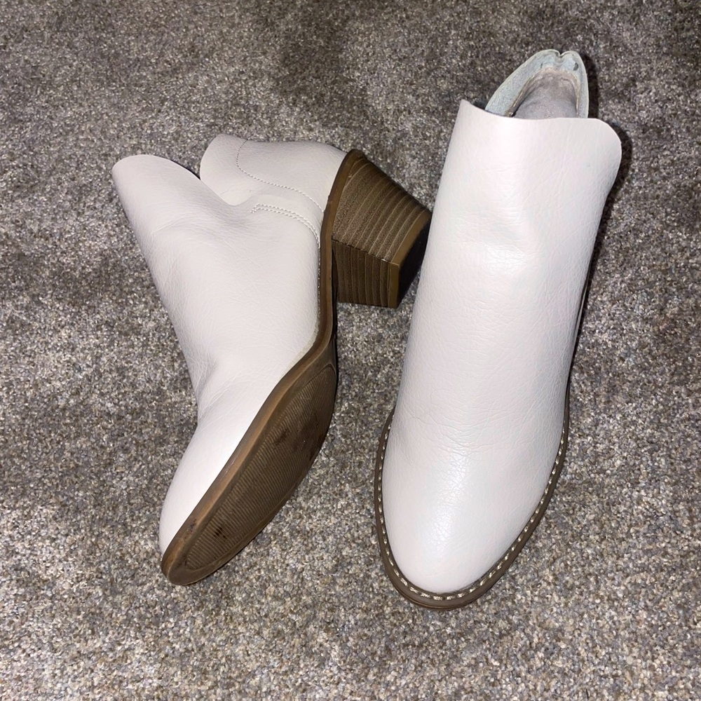 Off-white ankle boots.